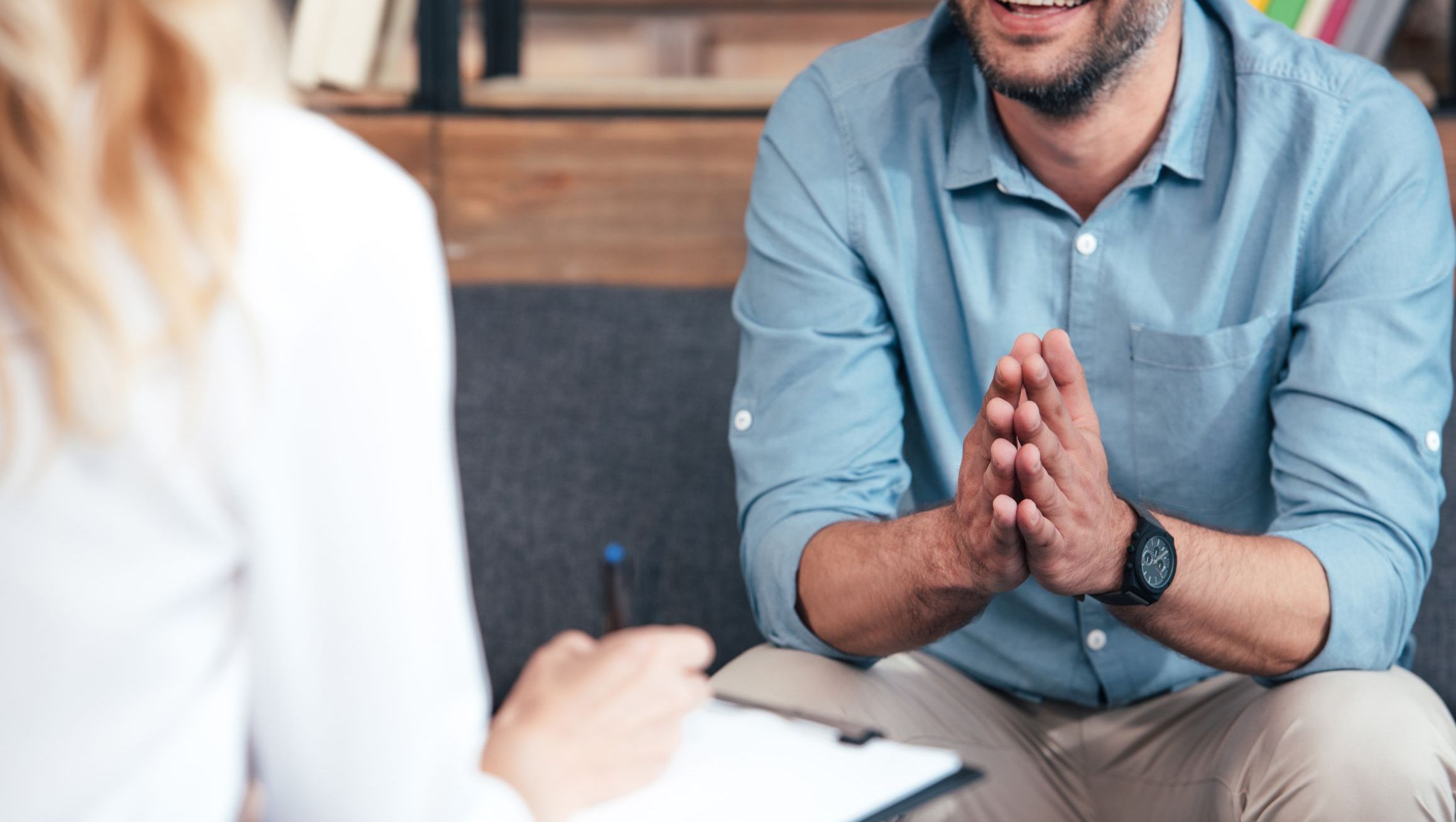 Pasient i samtale med terapeut